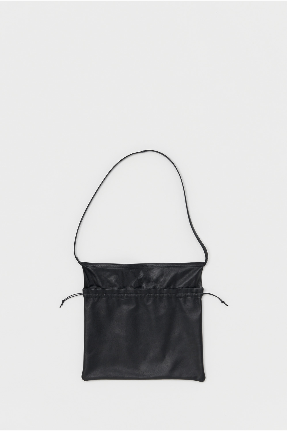 cow red cross bag big 詳細画像 black 1