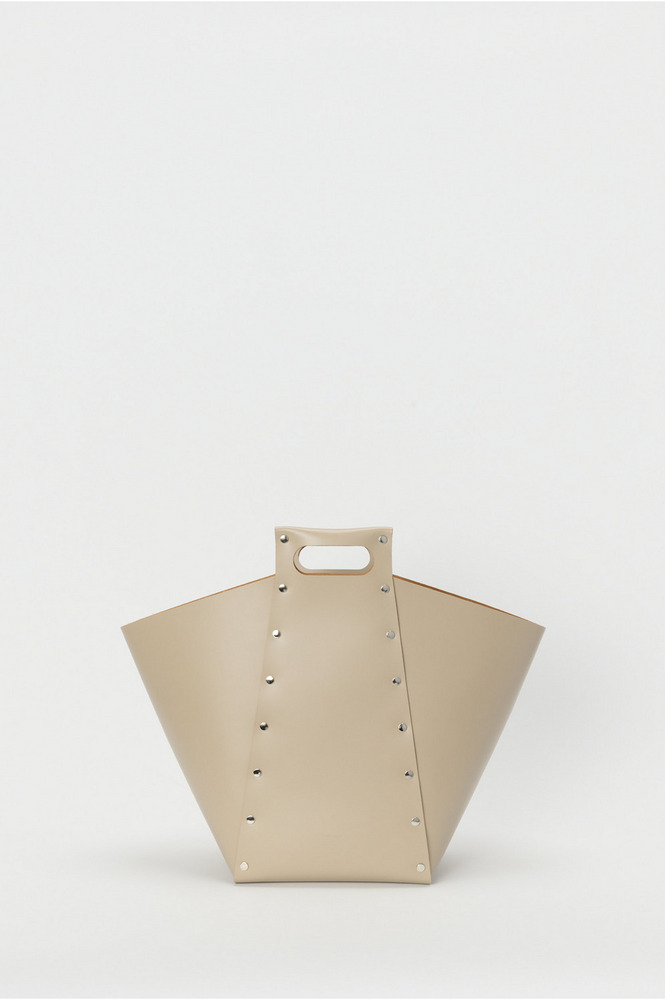 assemble pyramid bag L 詳細画像 beige 1