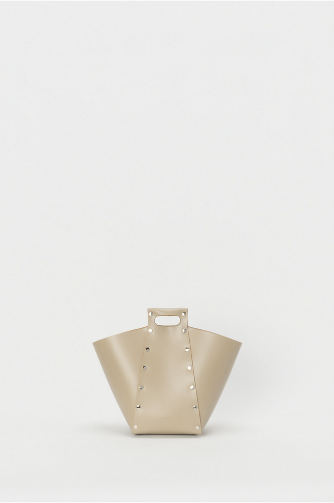 assemble pyramid bag M 詳細画像 beige 1