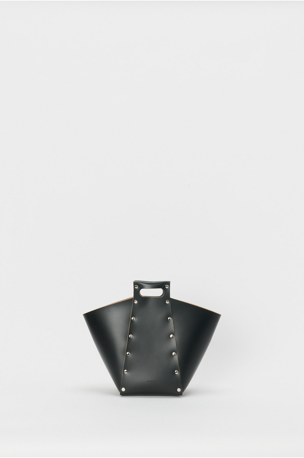 assemble pyramid bag M 詳細画像 black 1