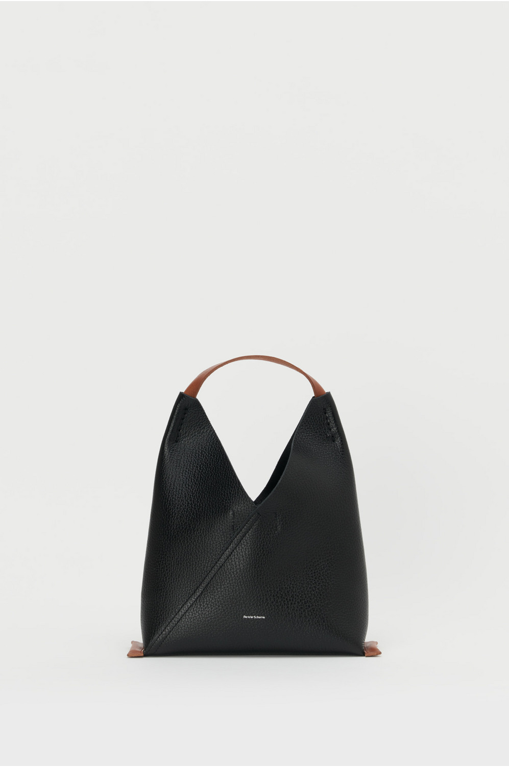 今だけの限定セール triangle bag｜スキマ Hender Scheme Official Online Shop バッグ